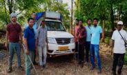 ससंगदा प्रक्षेत्र वन विभाग ने 20 पीस सखुआ का सिलपट लदा वाहन पकड़ा