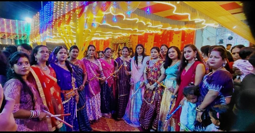 खैराचातर में दुर्गा पूजा की धूम: मंत्री ने किए दर्शन, अष्टमी पर सजेगी भव्य जागरण